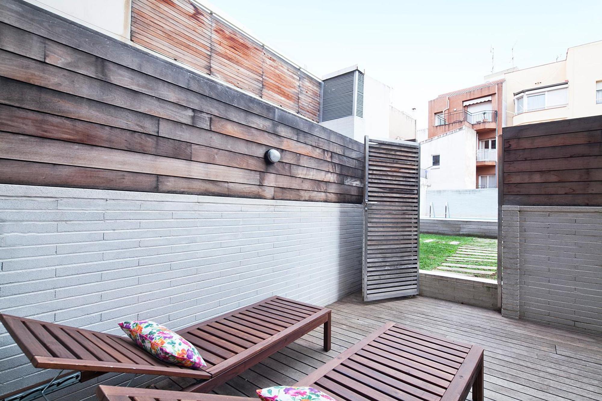 My Space Emirates - Splendid Apartment With Terrace And Pool Near Park Gueell Barcelona Buitenkant foto