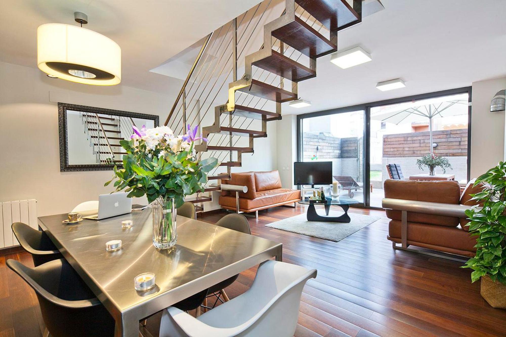 My Space Emirates - Splendid Apartment With Terrace And Pool Near Park Gueell Barcelona Buitenkant foto