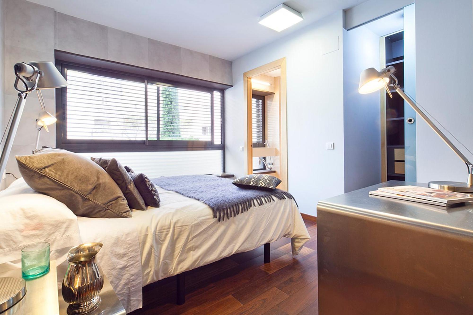 My Space Emirates - Splendid Apartment With Terrace And Pool Near Park Gueell Barcelona Buitenkant foto
