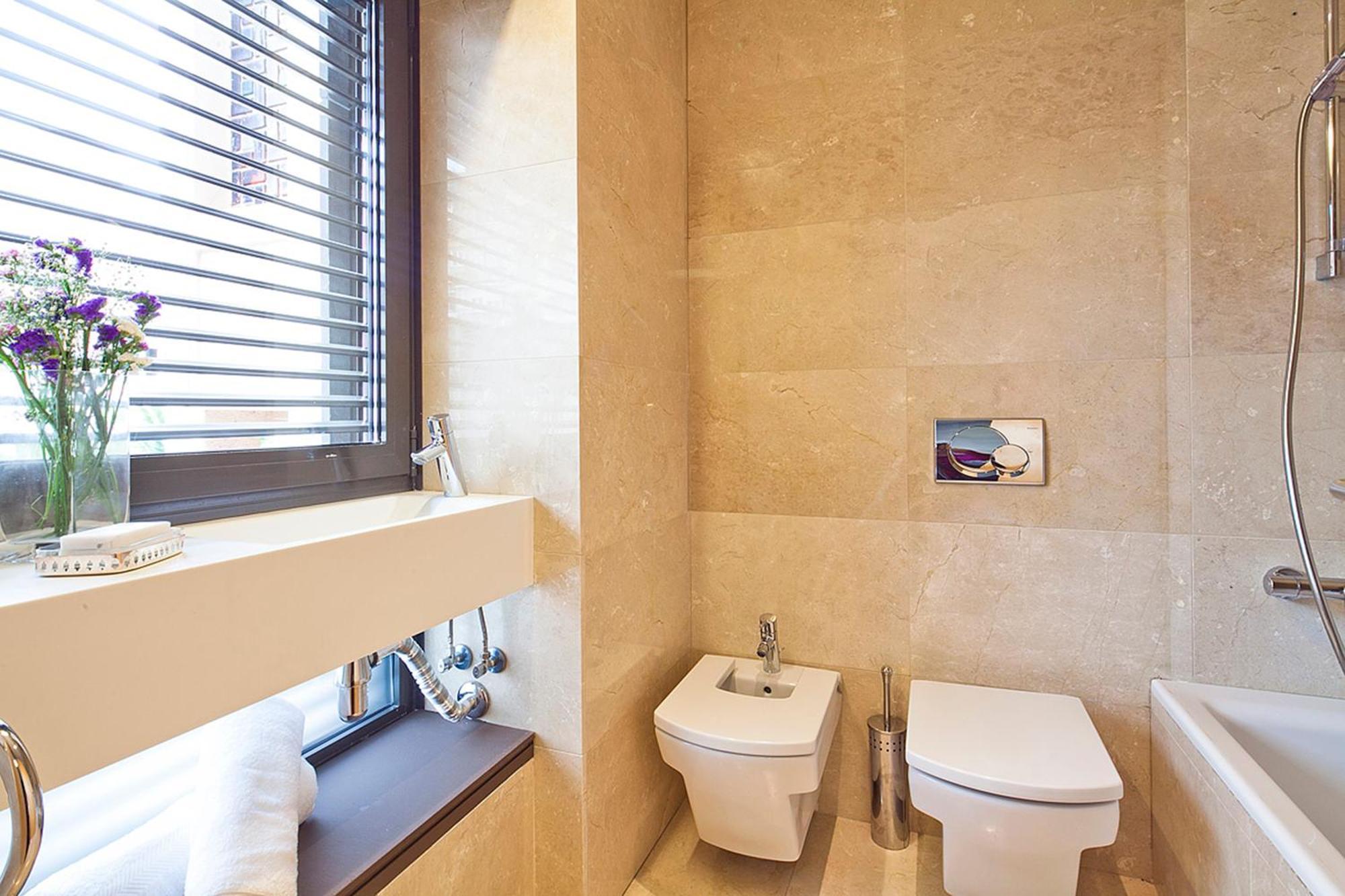 My Space Emirates - Splendid Apartment With Terrace And Pool Near Park Gueell Barcelona Buitenkant foto
