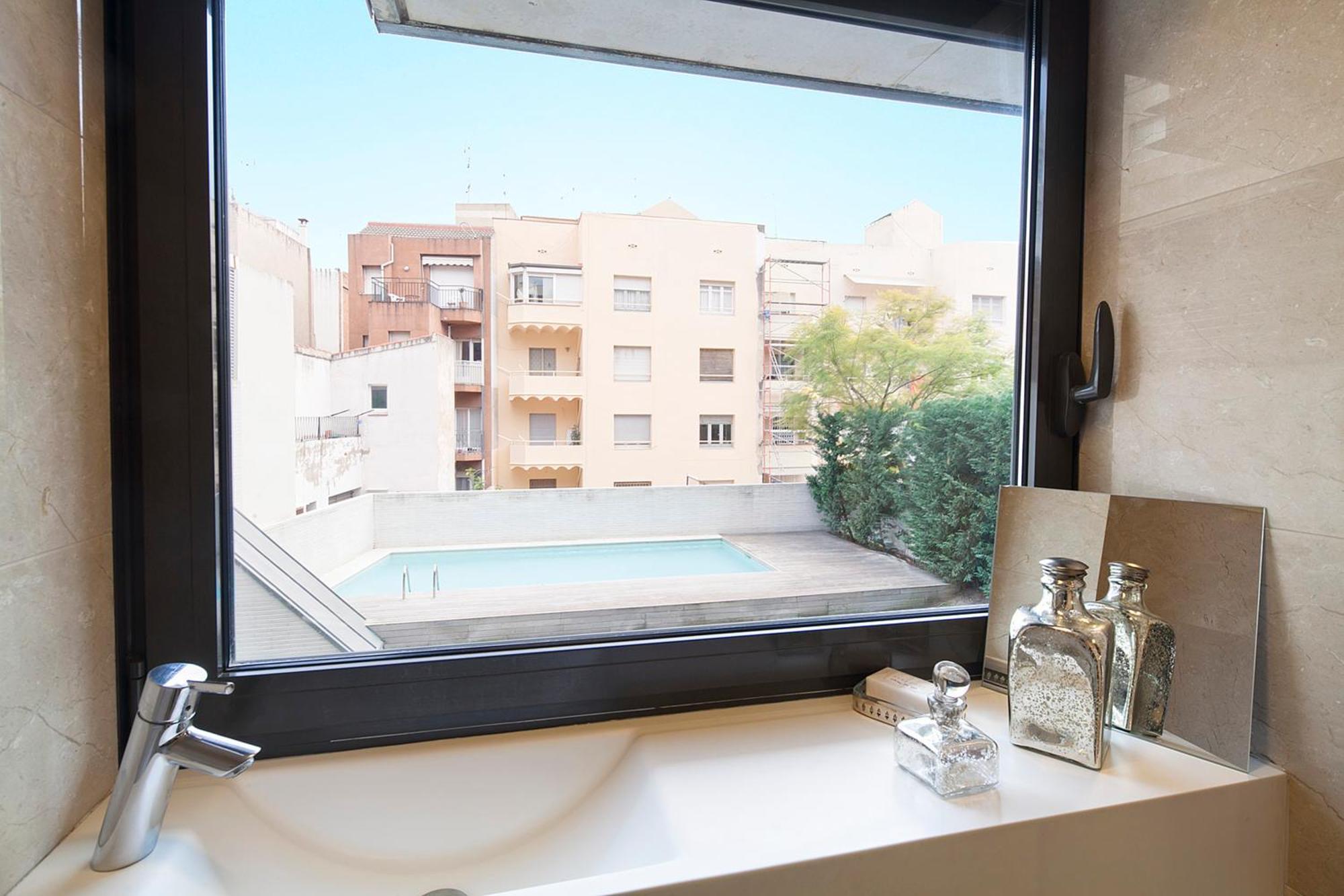 My Space Emirates - Splendid Apartment With Terrace And Pool Near Park Gueell Barcelona Buitenkant foto
